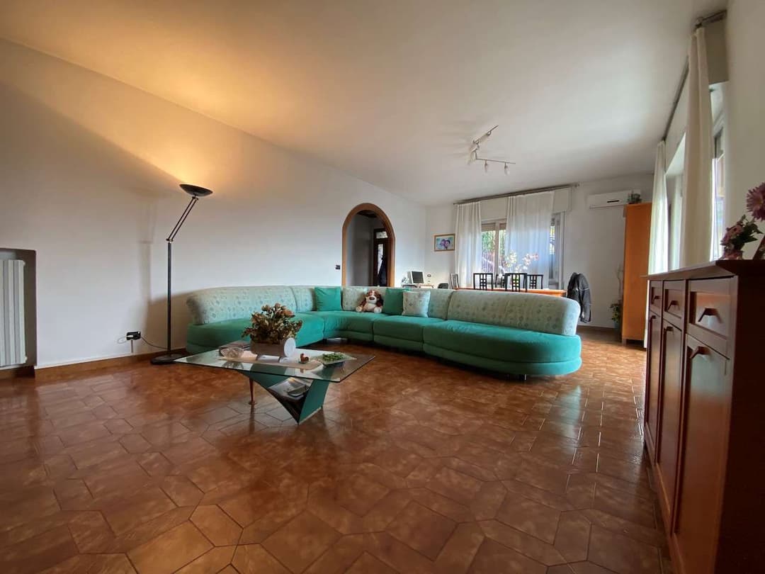 Casa indipendente con due appartamenmti gallery 8