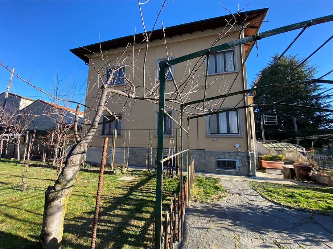 VERBANIA intra casa idipendente con giardino gallery 2