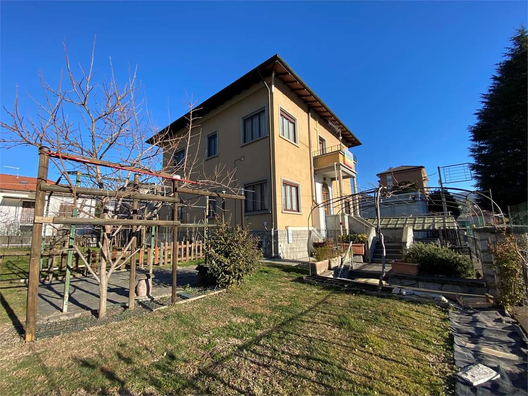 VERBANIA intra casa idipendente con giardino gallery 3