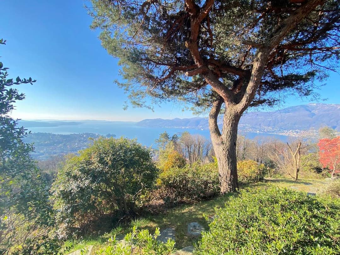 Villa con vista mozzafiato lago maggiore  e isole gallery 10