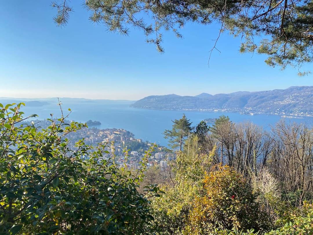 Villa con vista mozzafiato lago maggiore  e isole gallery 9