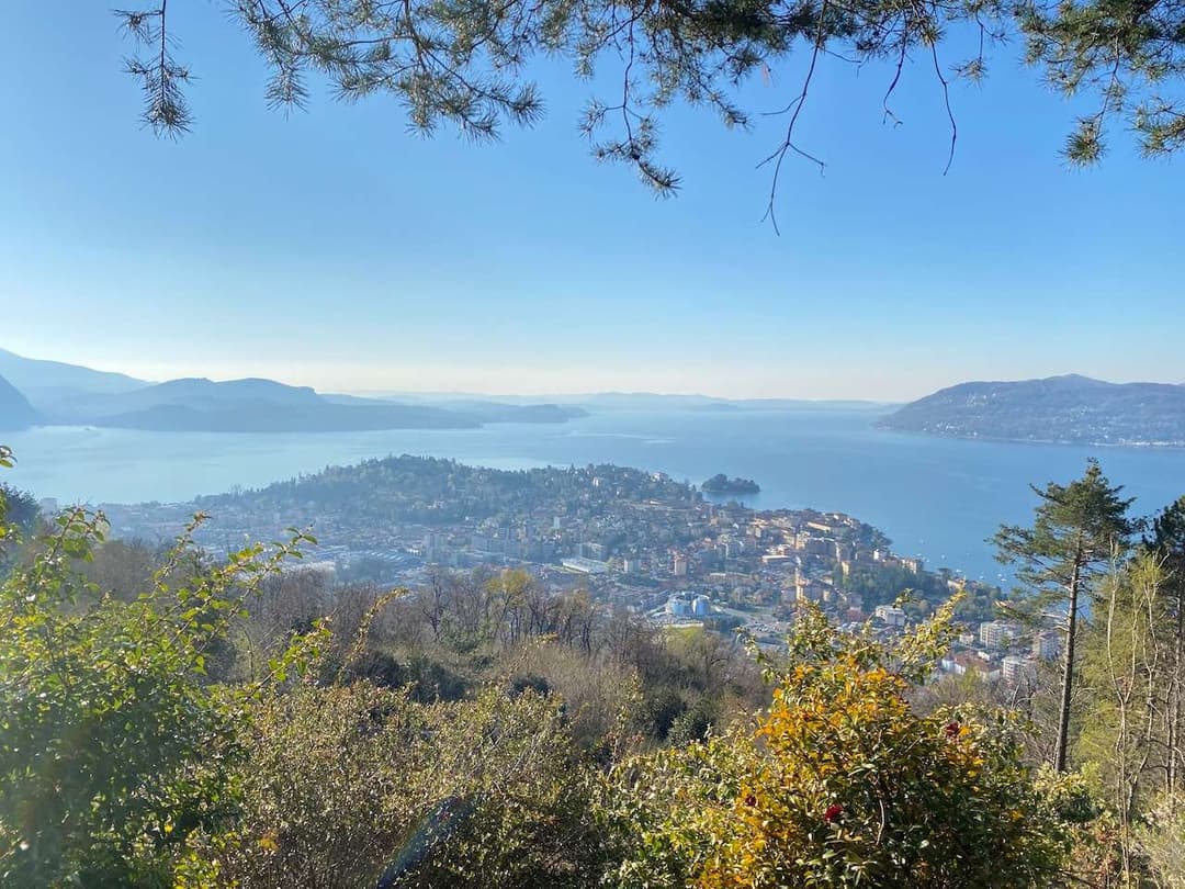 Villa con vista mozzafiato lago maggiore  e isole gallery 1