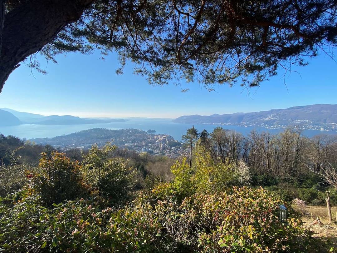 Villa con vista mozzafiato lago maggiore  e isole gallery 5