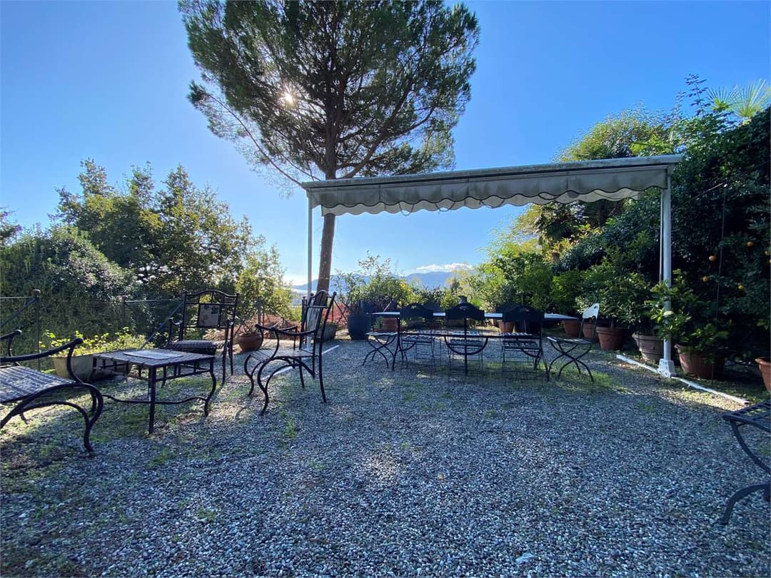 Villa di prestigio con vista panoramica del lago gallery 73