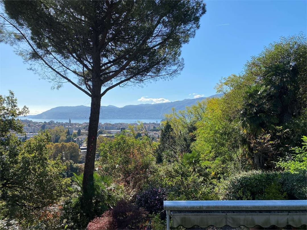 Villa di prestigio con vista panoramica del lago gallery 104