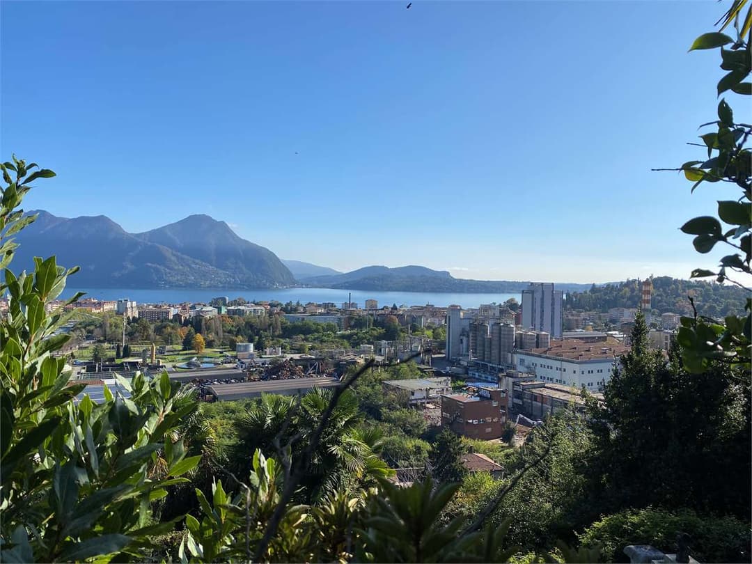 Villa di prestigio con vista panoramica del lago gallery 39