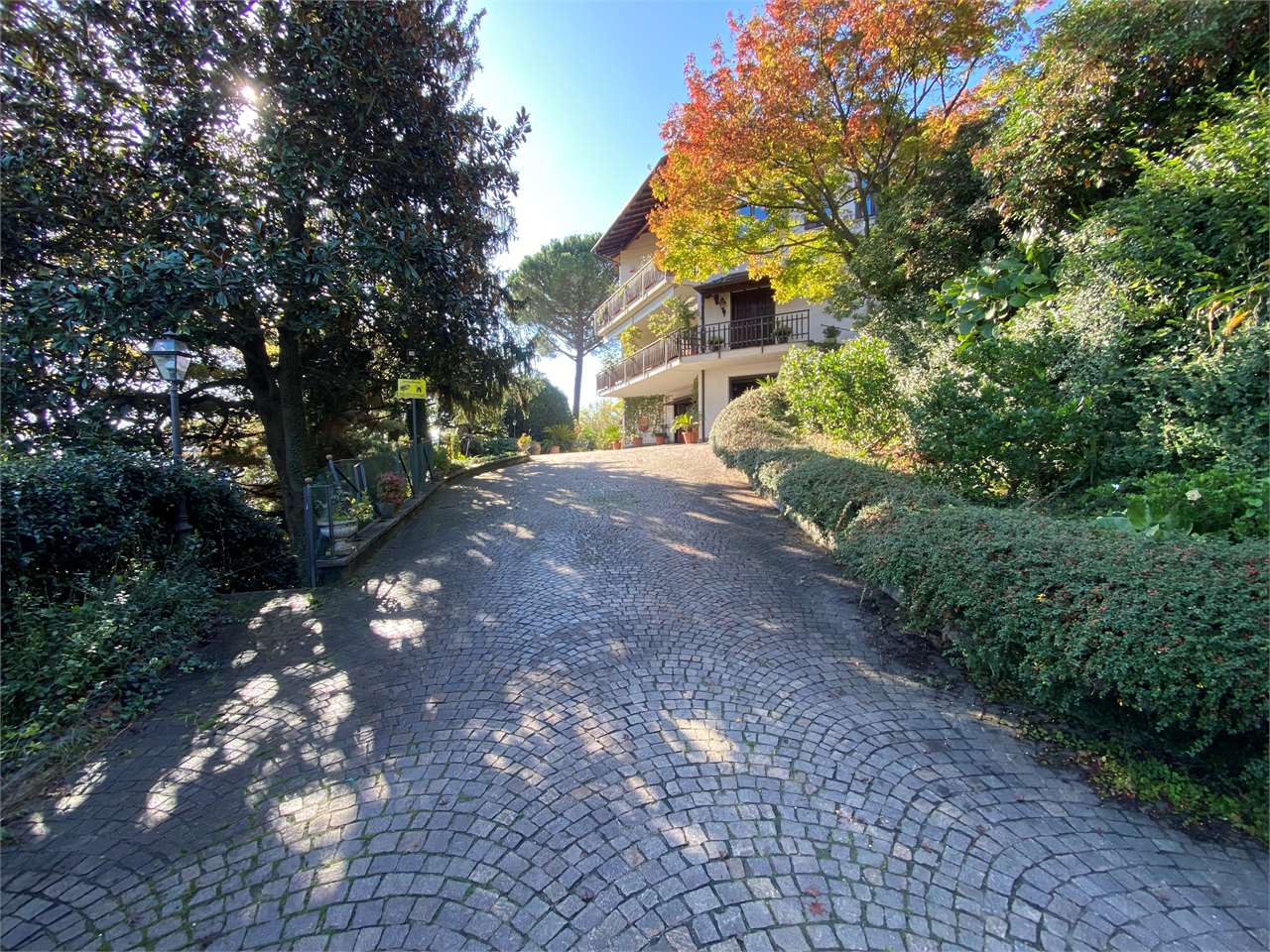 Villa di prestigio con vista panoramica del lago