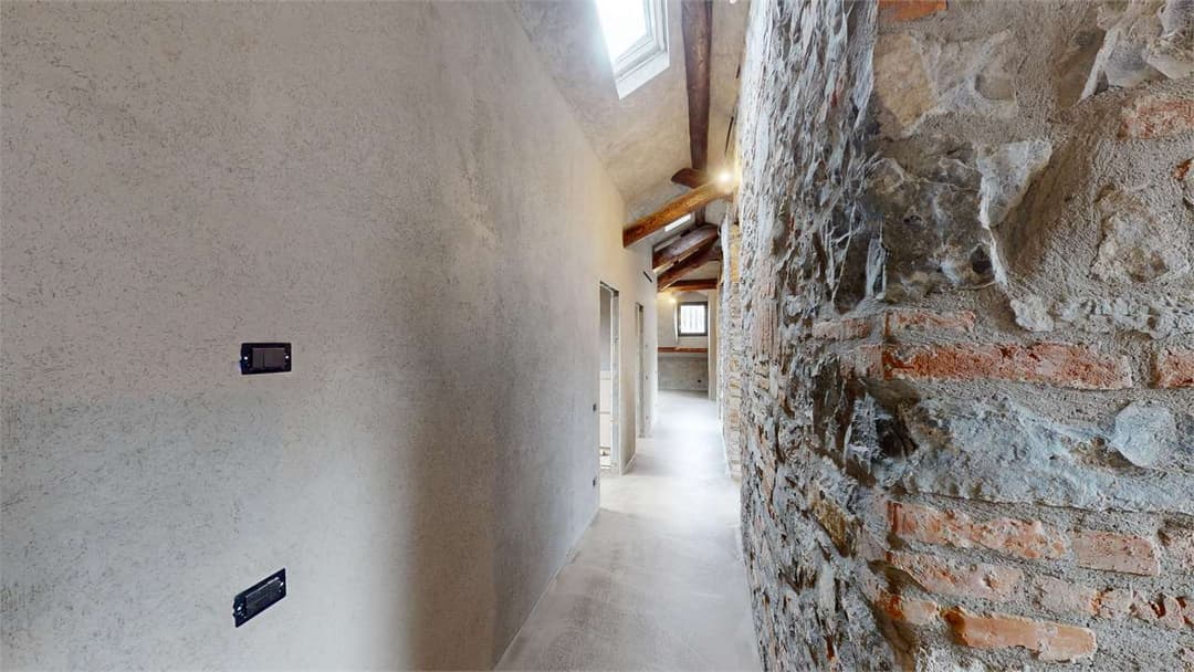 Attico in palazzo storico a COMO gallery 3