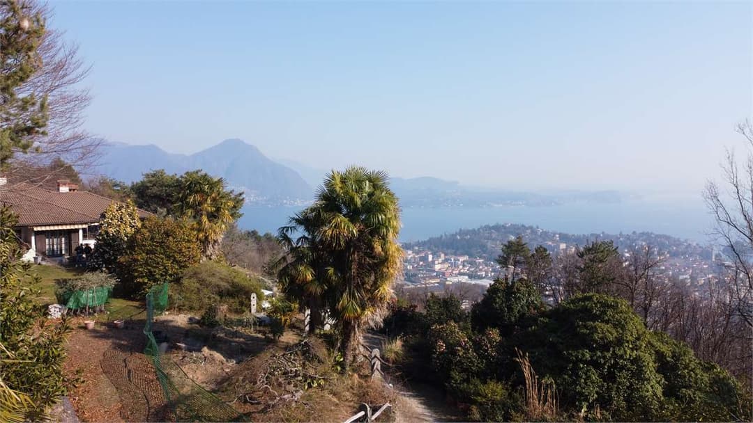 Villa con vista mozzafiato lago maggiore  e isole gallery 56