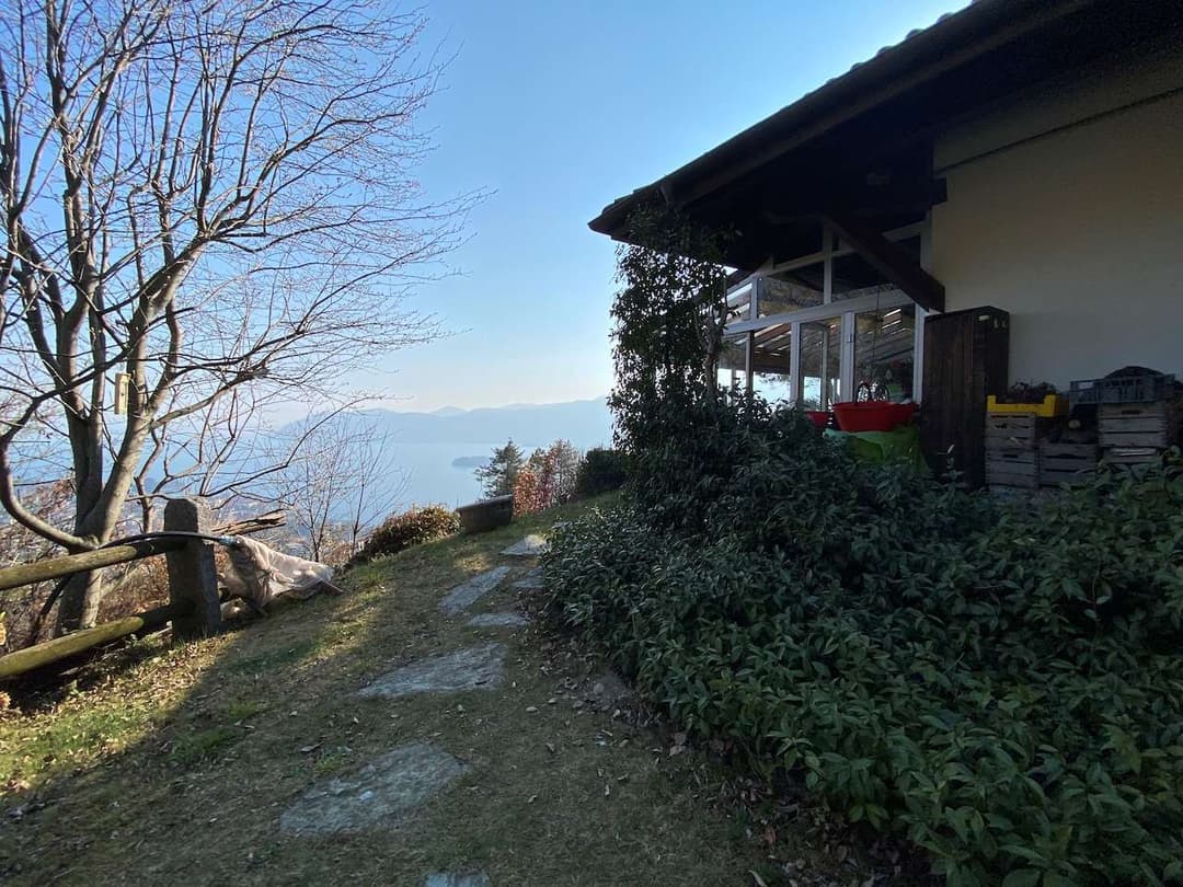 Villa con vista mozzafiato lago maggiore  e isole gallery 52