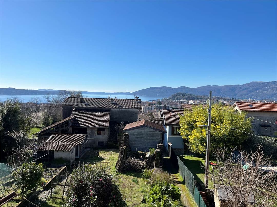 Vendita proprietà terra cielo a VERBANIA gallery 1
