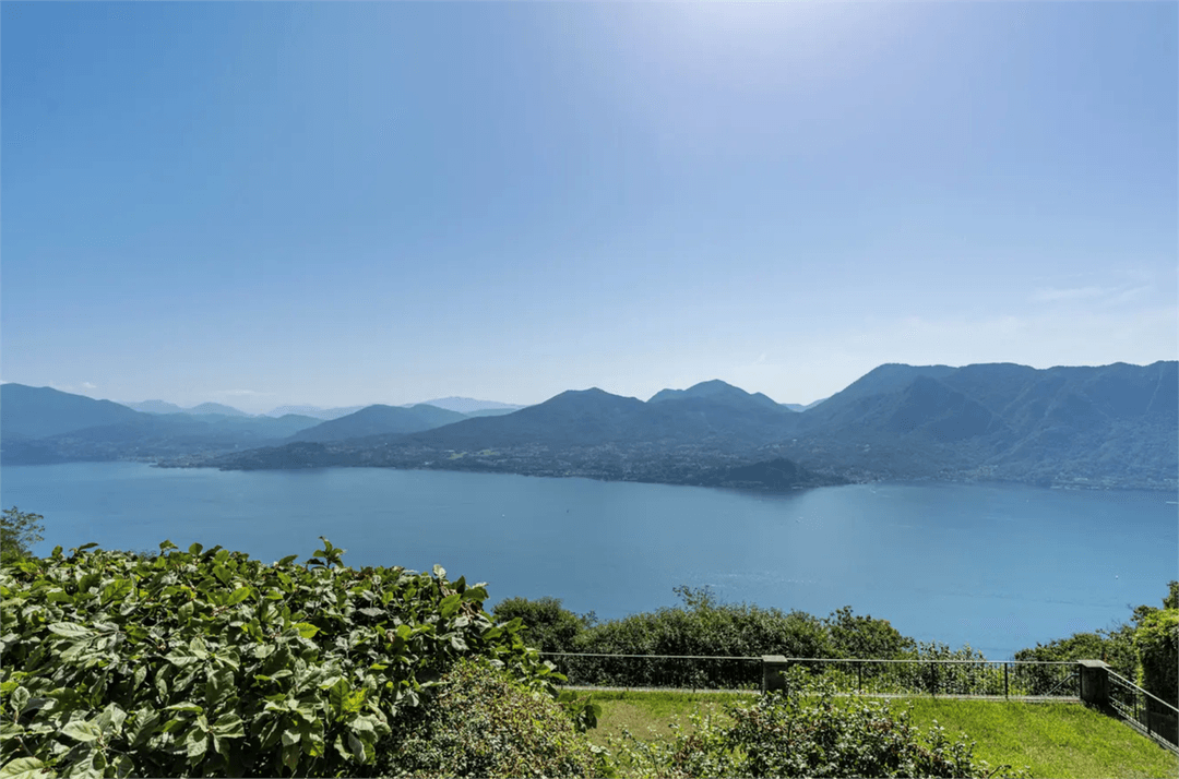 Dove il lago incontra il cielo: un’emozione unica gallery 25