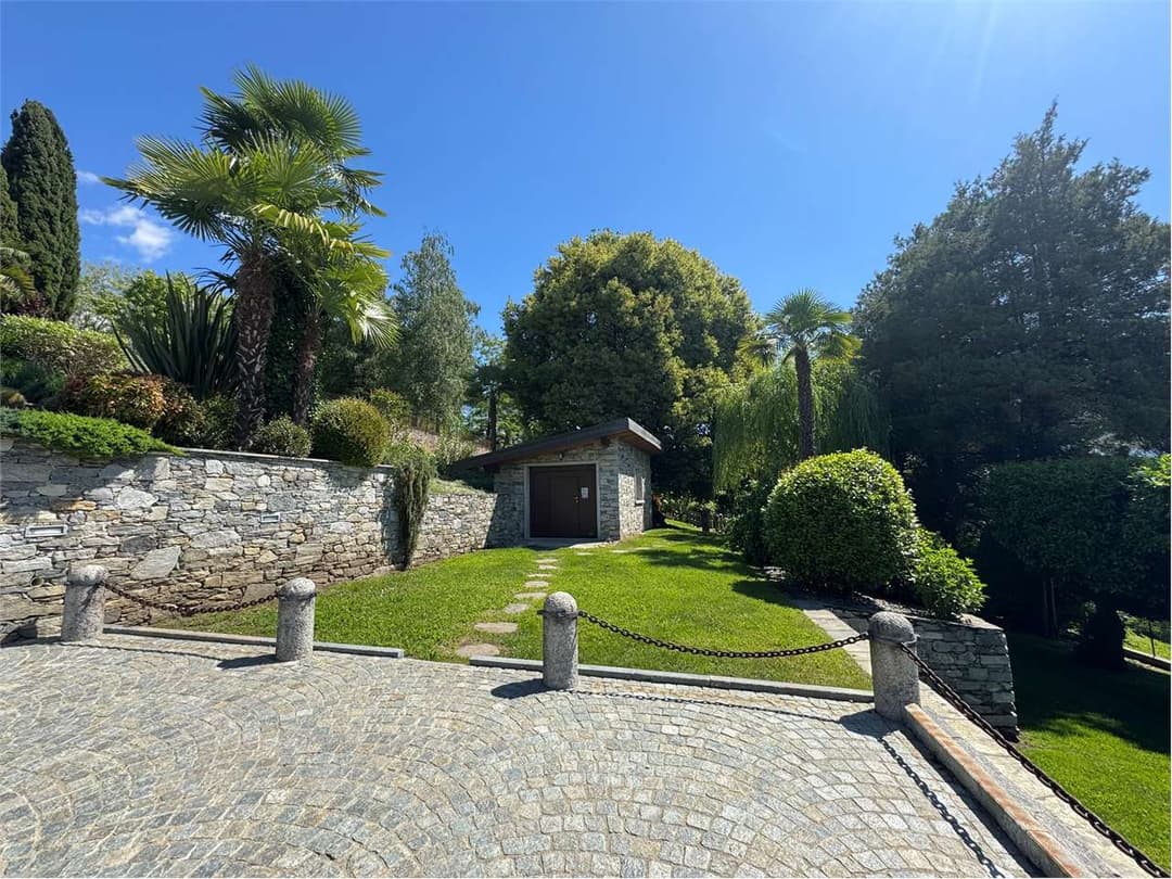 Villa con piscina e splendido parco gallery 41