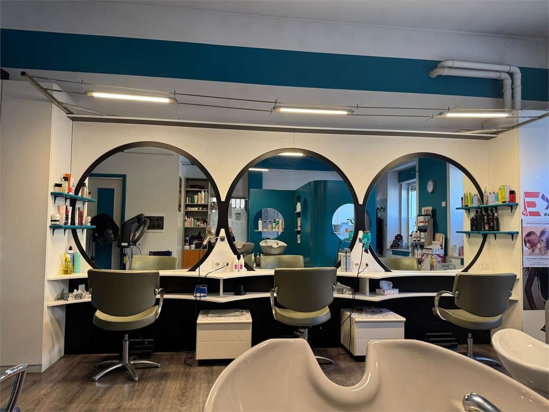 Ufficio/negozio ristrutturato a VERBANIA trobaso in zona di forte passaggio gallery 2