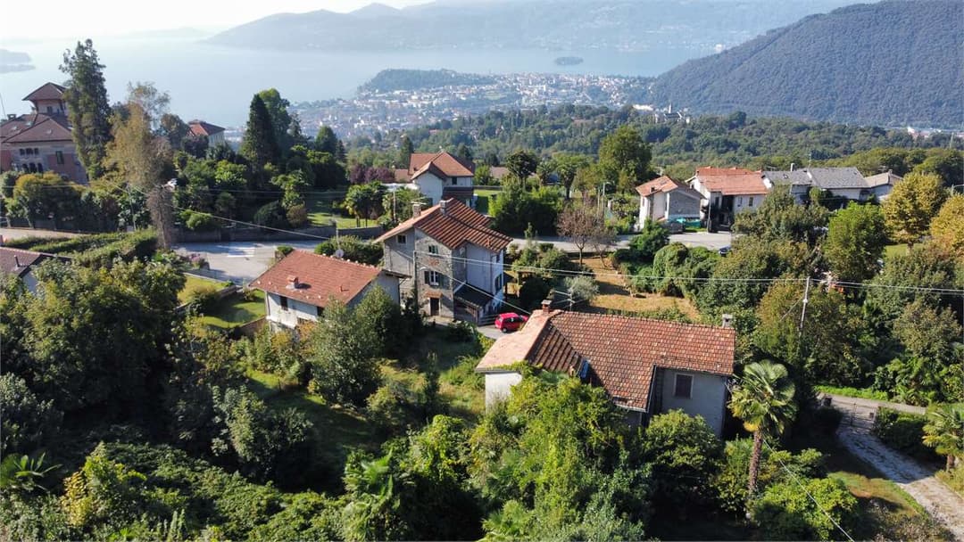 Casa indipendente di 150 mq con giardino e cantine in sasso – ampi spazi e grande potenziale gallery 25