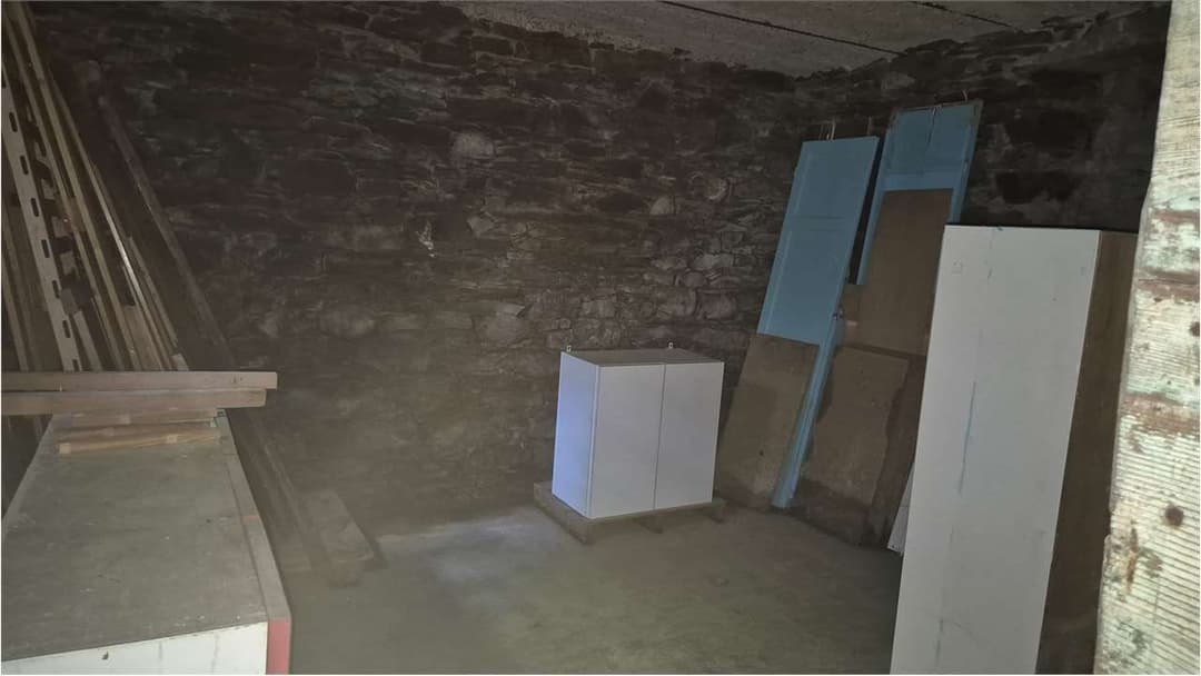 Casa indipendente di 150 mq con giardino e cantine in sasso – ampi spazi e grande potenziale gallery 16