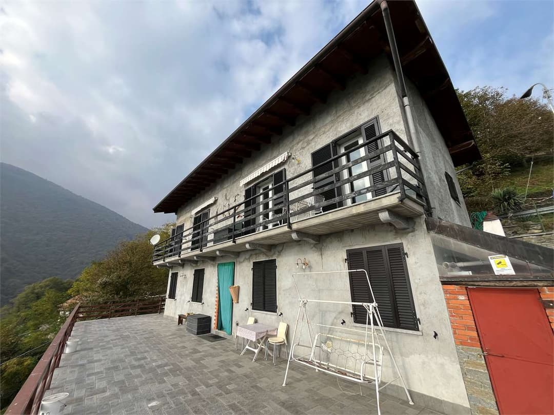 Casa indipendente con due appartamenti gallery 7