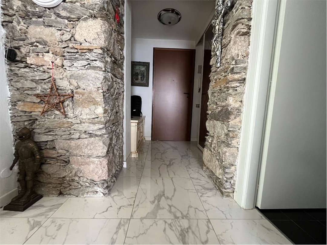 Elegante appartamento in castello vista lago BAVENO gallery 14