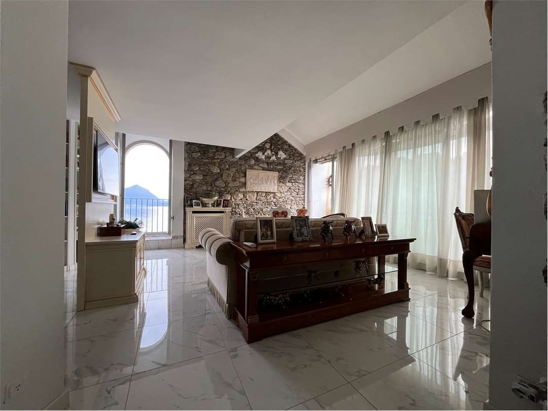 Elegante appartamento in castello vista lago BAVENO gallery 18