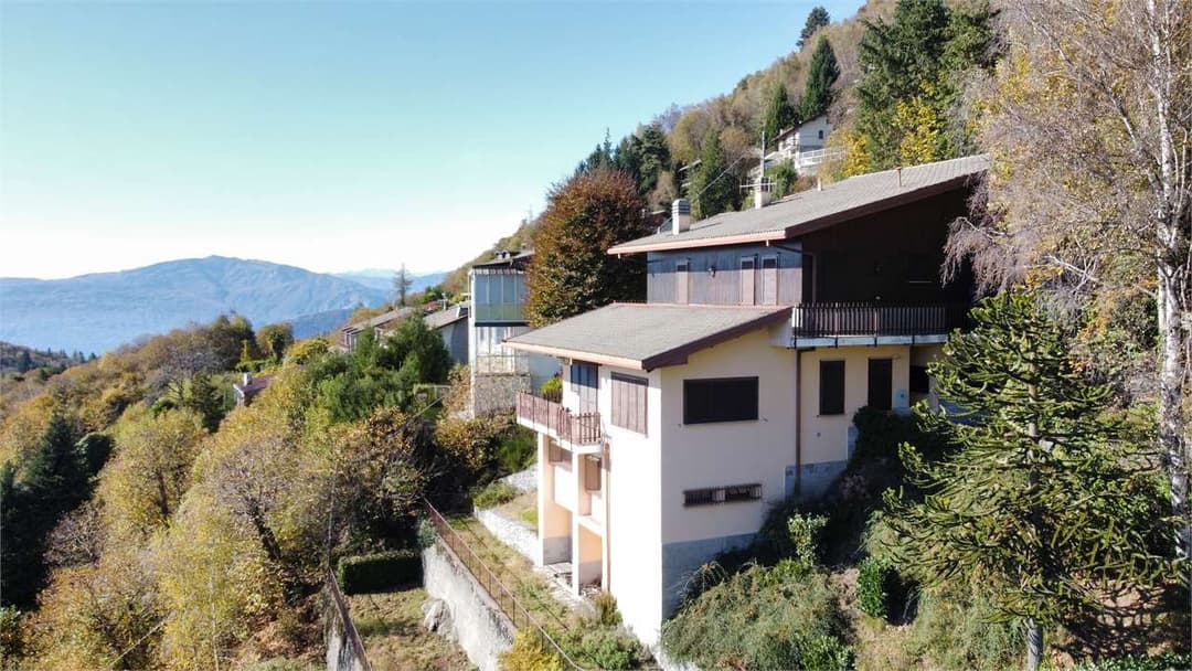 Villa panoramica con vista totale sul lago maggiore gallery 9