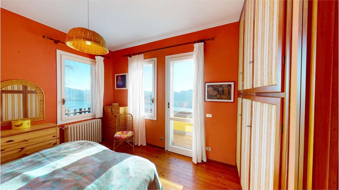 Villa panoramica con vista totale sul lago maggiore gallery 22