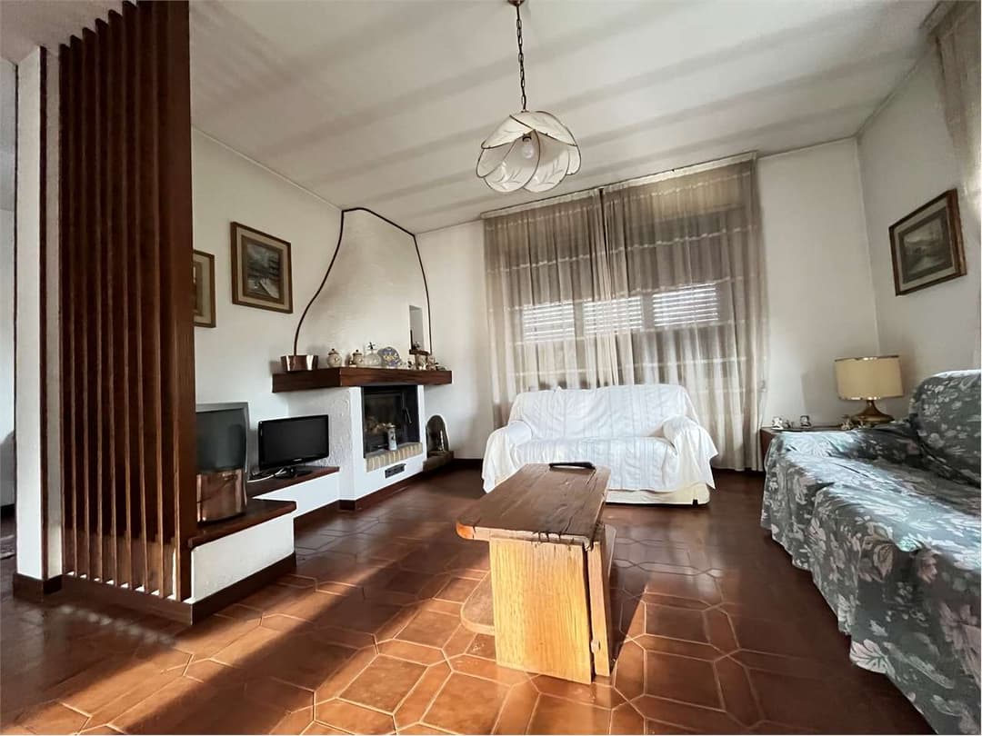 Grande appartamento in villa bifamiliare gallery 23