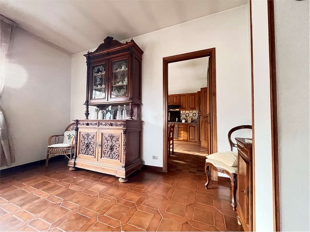 Grande appartamento in villa bifamiliare gallery 25