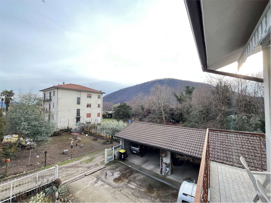 Grande appartamento in villa bifamiliare gallery 33