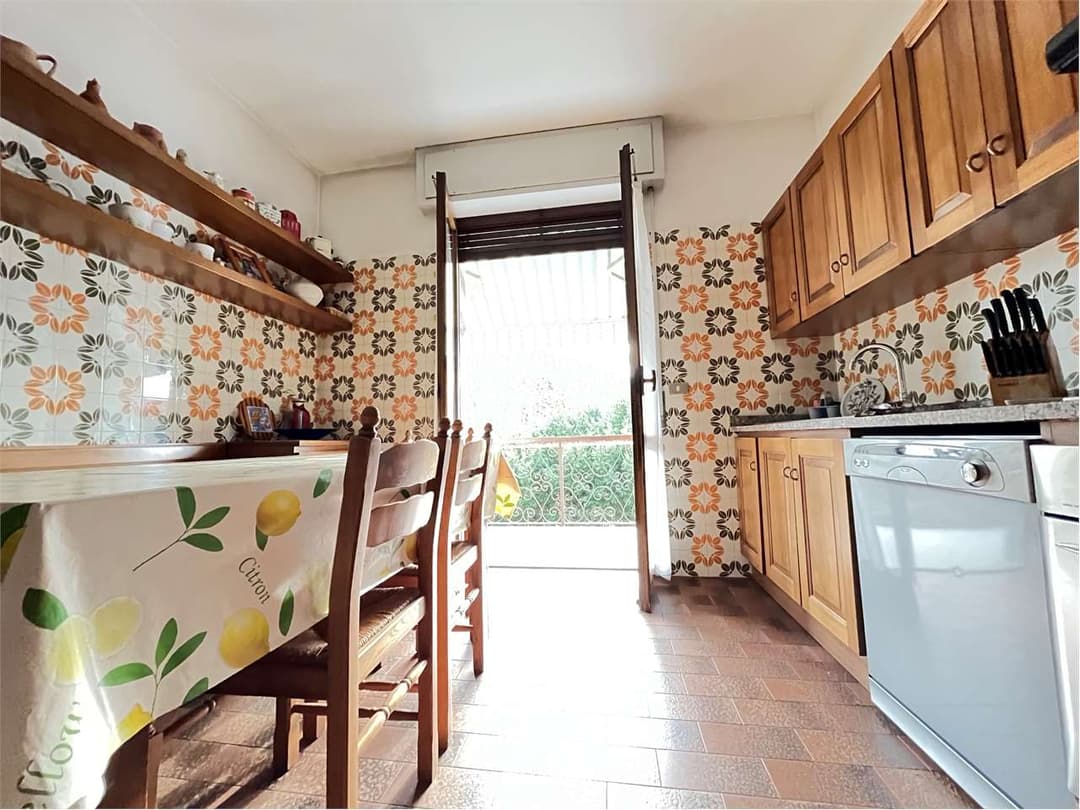 Grande appartamento in villa bifamiliare gallery 29