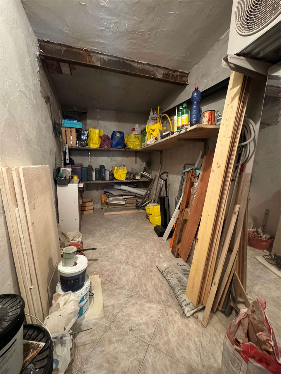 Trilocale luminoso su due livelli nel cuore del centro storico di suna gallery 32