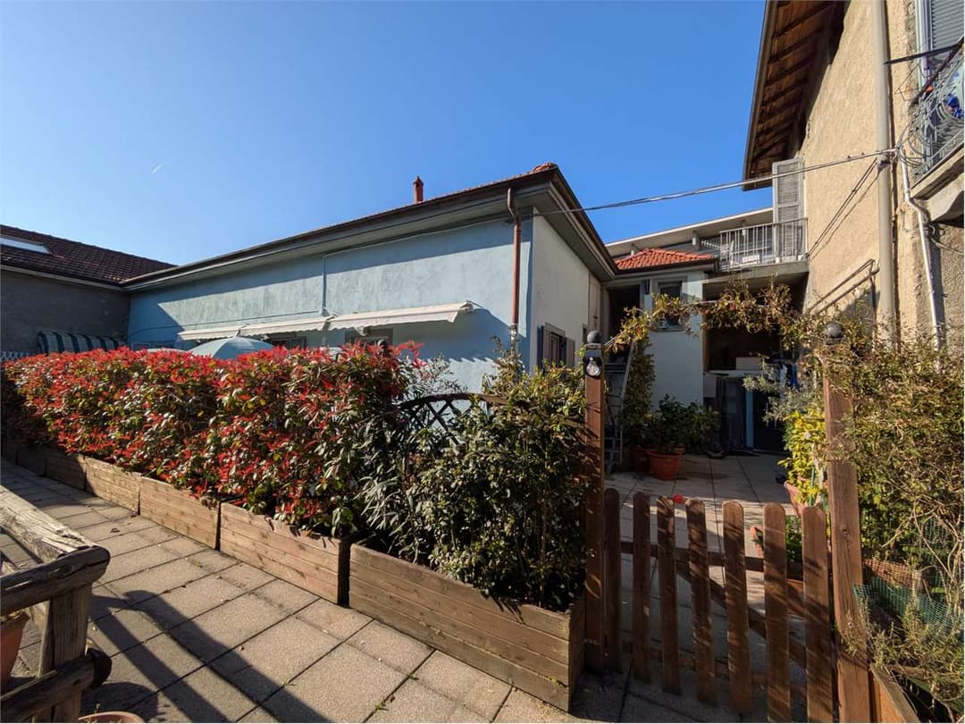 Ampia porzione di casa ristrutturata con terrazzo e mansarda trasformabile gallery 5