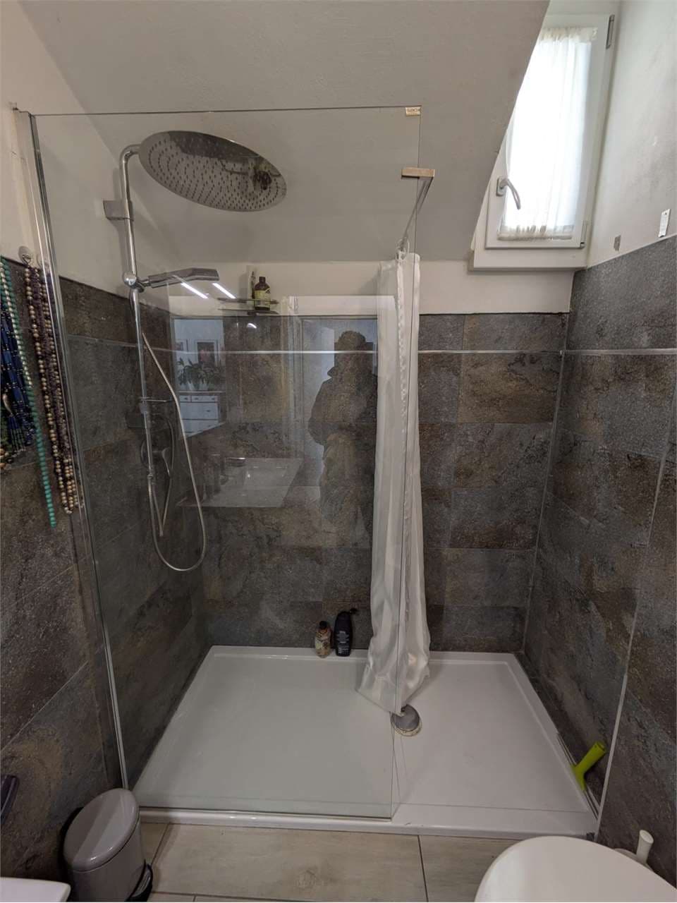 Ampia porzione di casa ristrutturata con terrazzo e mansarda trasformabile gallery 15