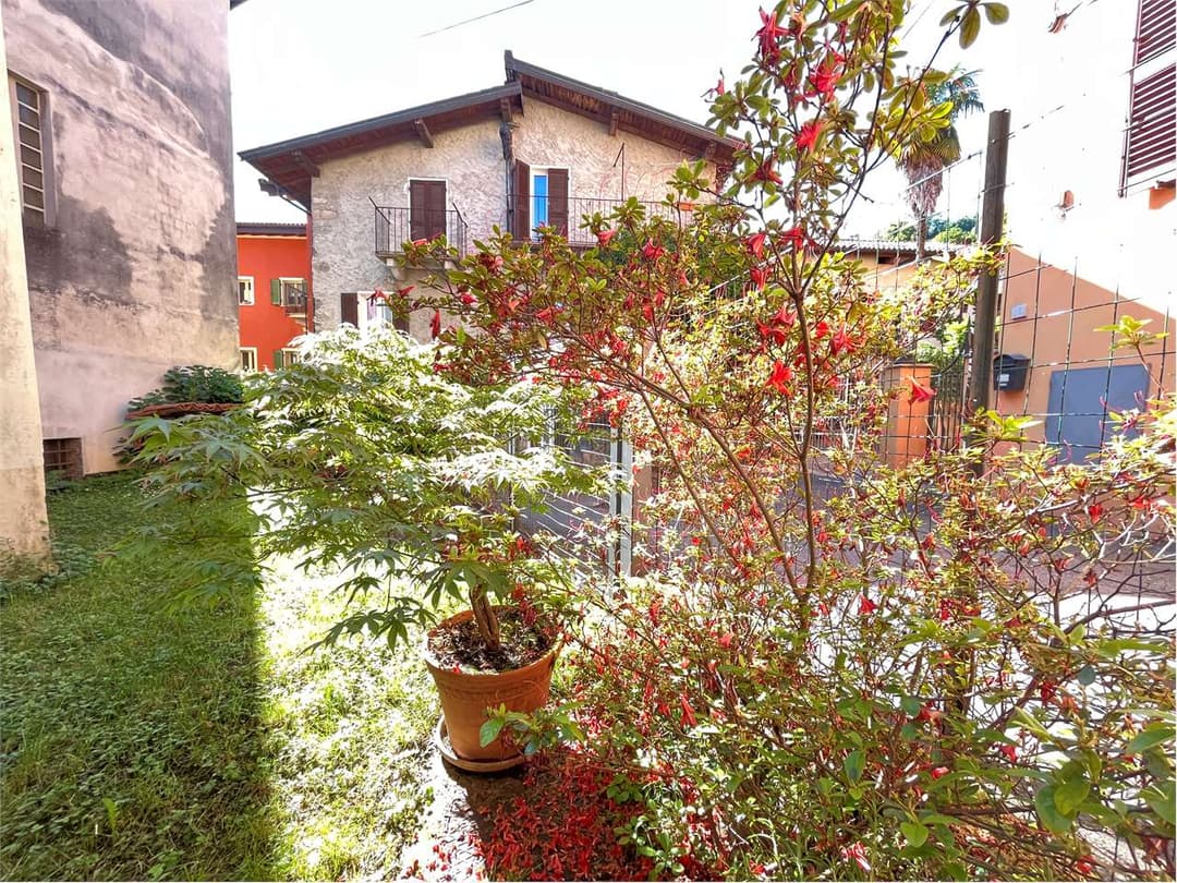 Villetta centro di suna gallery 36