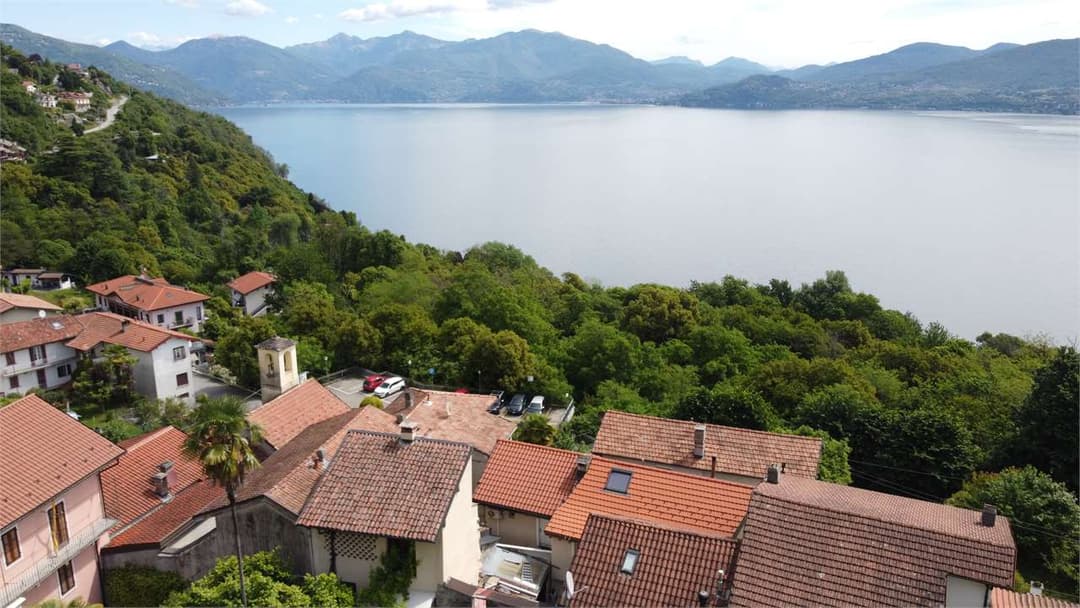 Casa indipendente con vista lago e corte privata – comfort ed ecologia gallery 1