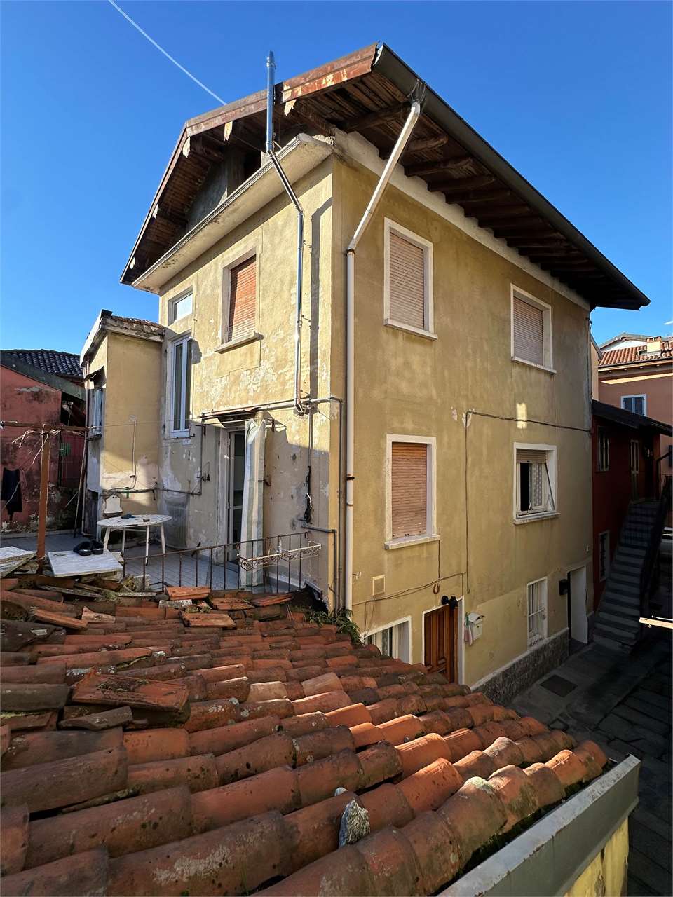 Terra cielo nel cuore del centro storico di suna gallery 3