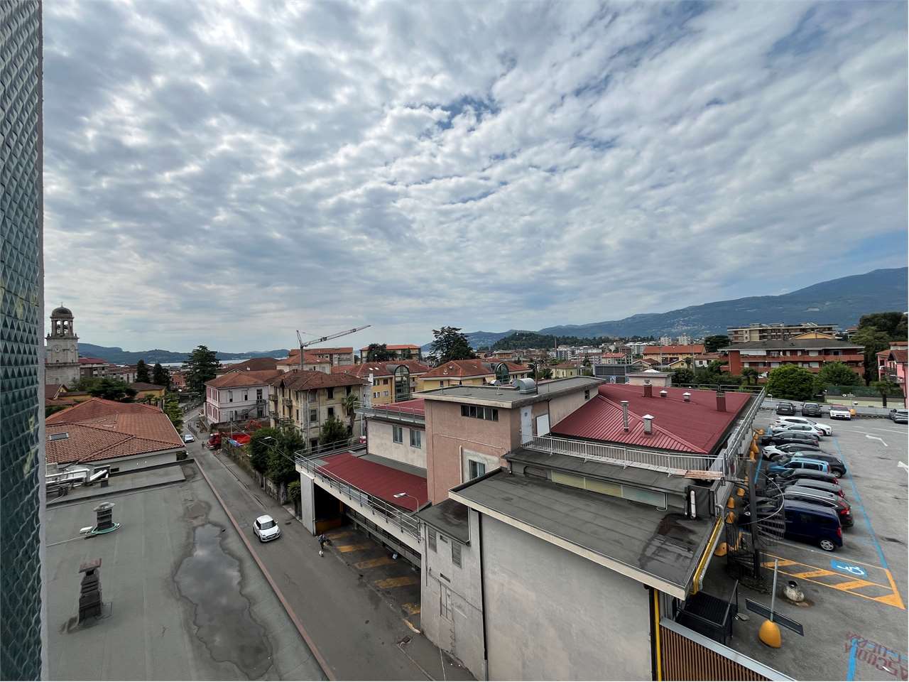 VERBANIA intra – ampio quadrilocale in pieno centro