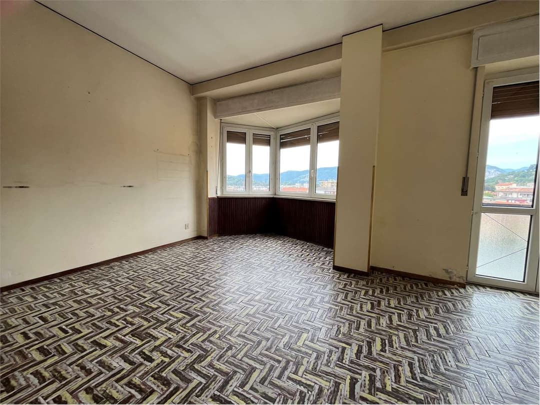 VERBANIA intra – ampio quadrilocale in pieno centro gallery 3