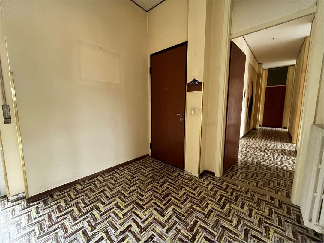 VERBANIA intra – ampio quadrilocale in pieno centro gallery 4