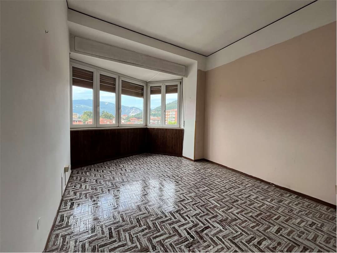 VERBANIA intra – ampio quadrilocale in pieno centro gallery 16
