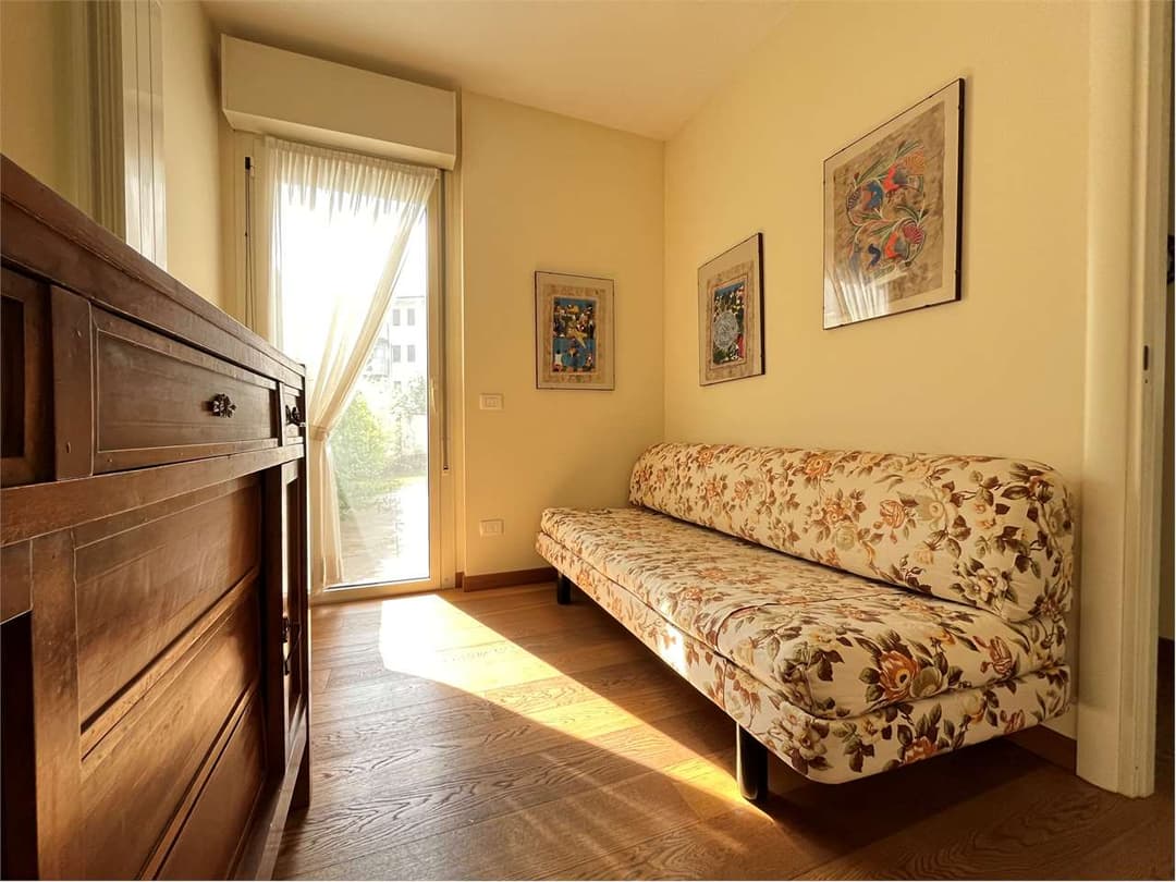 Ampio quadrilocale con giardino privato, portico, garage e cantina gallery 18