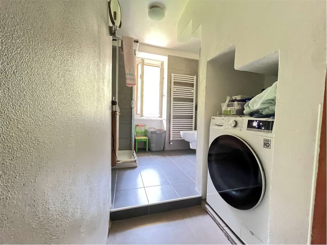 Casa semi-indipendente ristrutturata con corte privata gallery 23