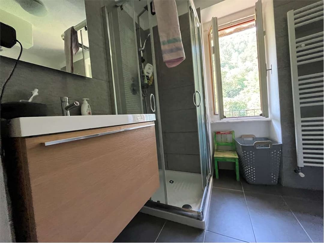 Casa semi-indipendente ristrutturata con corte privata gallery 24