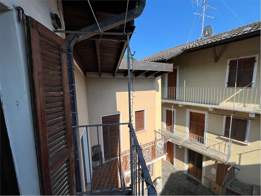 Casa semi-indipendente ristrutturata con corte privata gallery 11