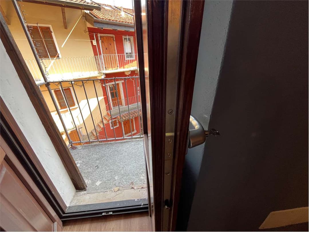 Casa semi-indipendente ristrutturata con corte privata gallery 33