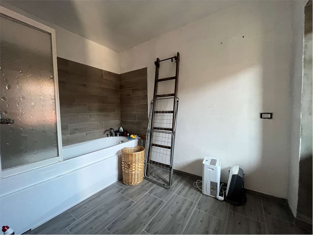 Casa semi-indipendente ristrutturata con corte privata gallery 30