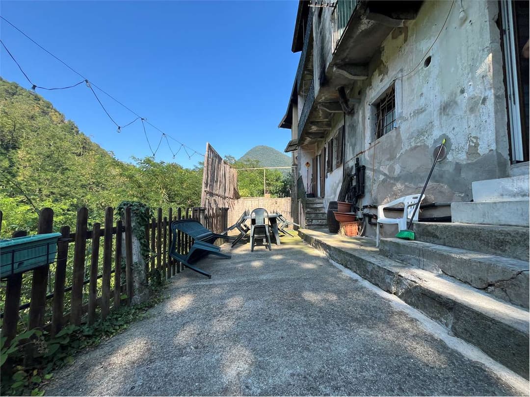 Casa semi-indipendente ristrutturata con corte privata gallery 3