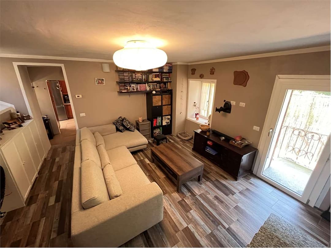 Casa semi-indipendente ristrutturata con corte privata gallery 17