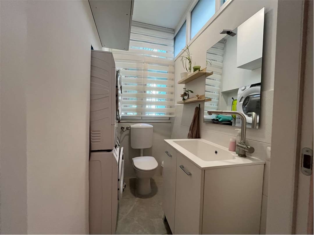 Terra-cielo con box a intra gallery 12