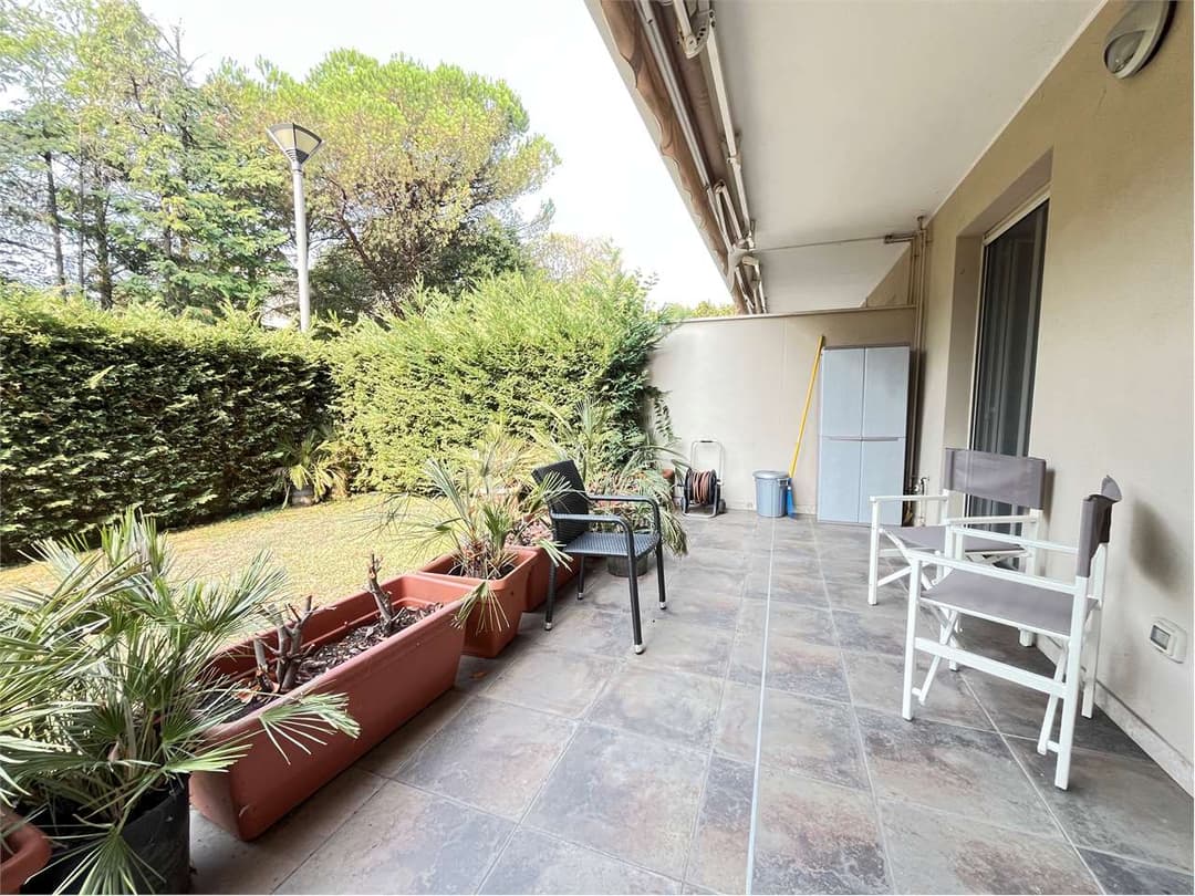 Ampio quadrilocale con giardino privato, portico, garage e cantina gallery 4