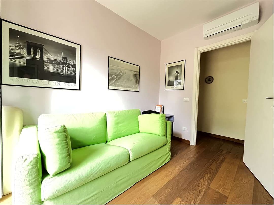 Ampio quadrilocale con giardino privato, portico, garage e cantina gallery 25